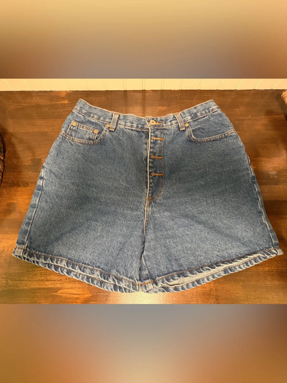 Vintage LA Blues shorts. Button up. High waist. Denim jean shorts - Picture 1 of 6
